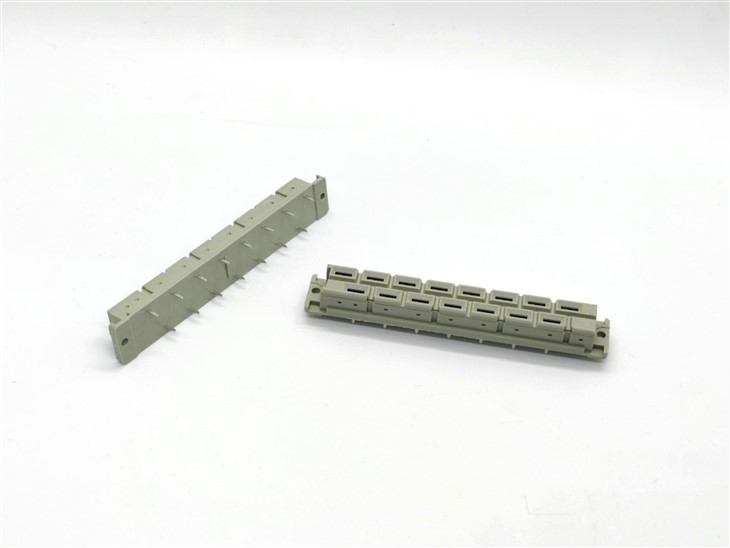 Din41612 Connettori di tipo H15 femmina verticale